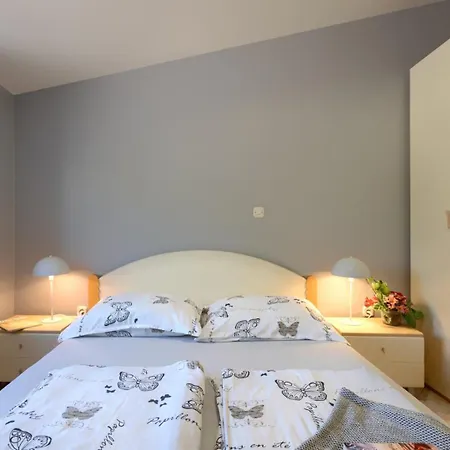 Vila Baeutiful Simona With Garden In