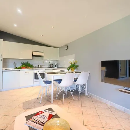 Baeutiful Simona With Garden In *