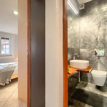 Villa Baeutiful Simona With Garden In *